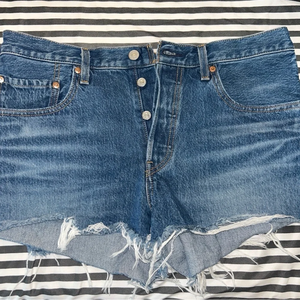 Levis these levi